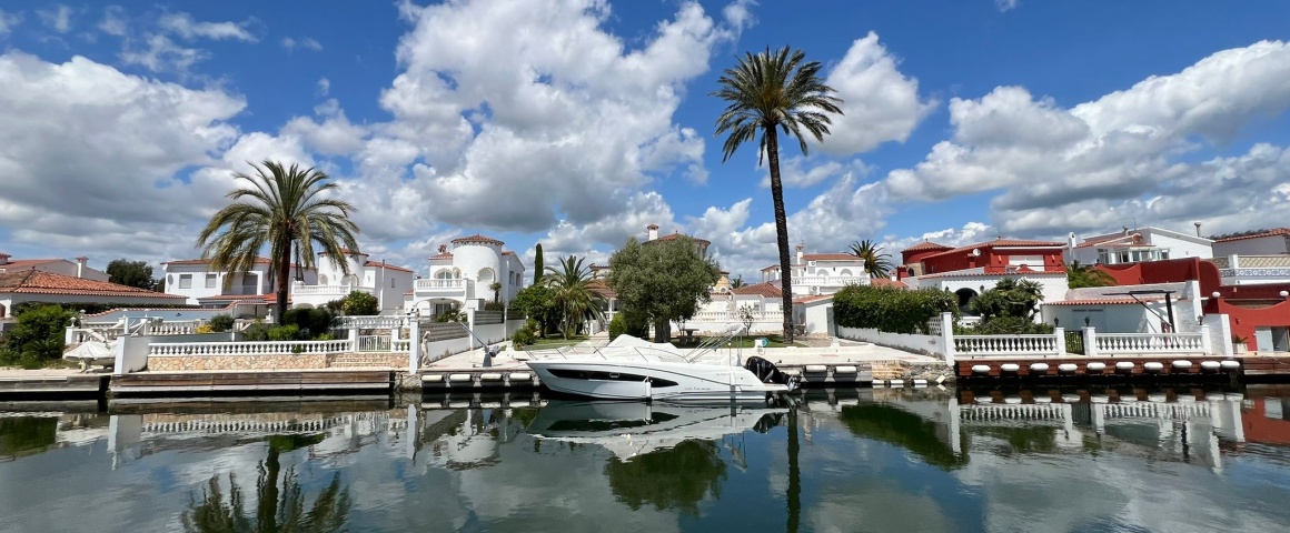 4 Habitaciones Habitaciones, ,4 BathroomsBathrooms,Villa,En venta,1053