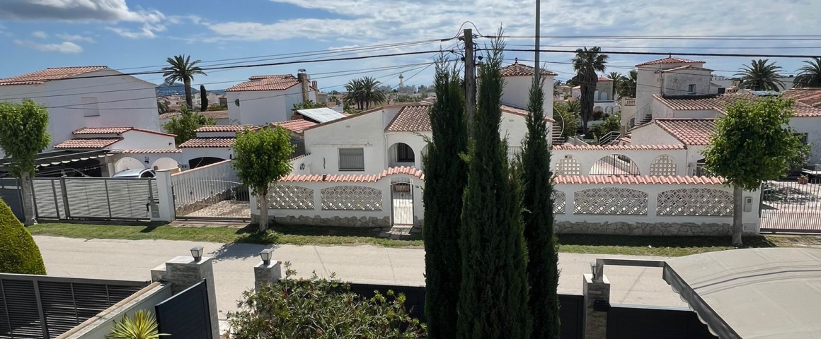 4 Habitaciones Habitaciones, ,4 BathroomsBathrooms,Villa,En venta,1053